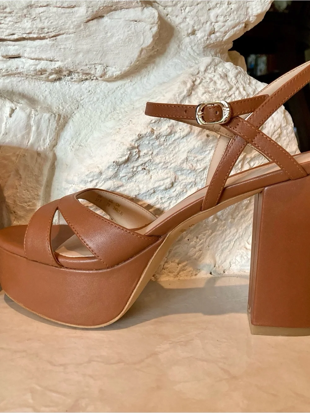 EUC with box/ dust bag Stuart Weitzman Maia platform sandals in “saddle” color